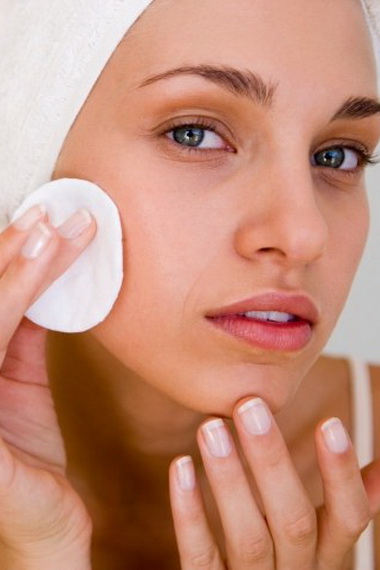 Догляд за в’янучою шкірою в домашніх умовах: як відновити шкіру, що в’яне обличчя