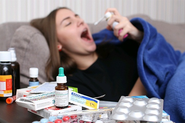 Огляд відхаркувальних засобів для виведення мокротиння у дорослих