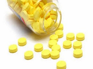 Полоскання горла фурациліном при ангіні: як приготувати розчин, правила застосування, відгуки
