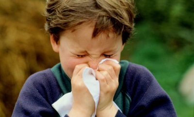Причини та способи лікування алергічного риніту восени