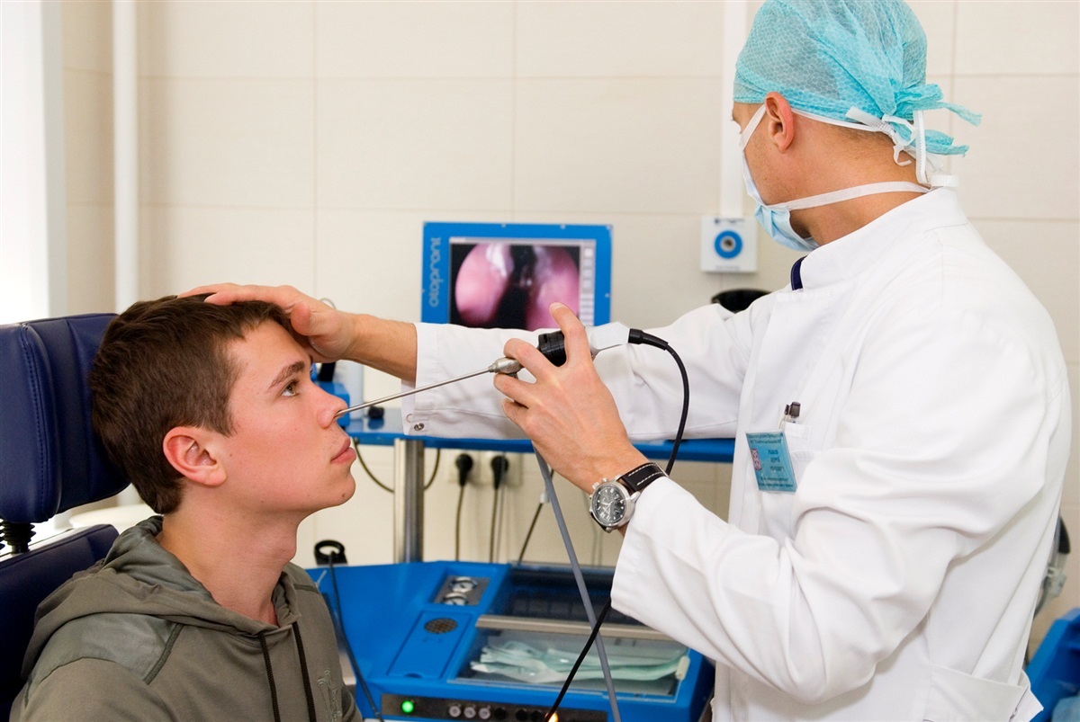 Риноскопія і ендоскопія як проводять діагностику носової порожнини