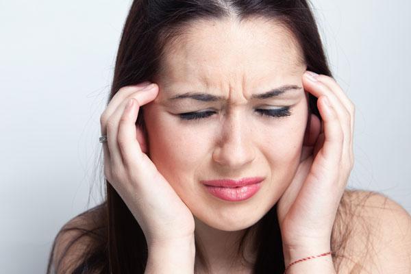 Що робити коли при ангіні сильно болить голова
