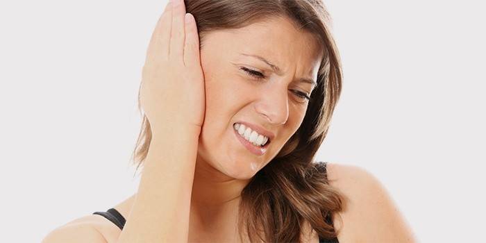 Що робити коли закладає вухо але воно не болить