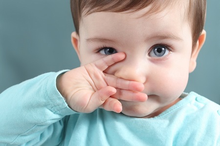 Що робити якщо у дитини закладений ніс і течуть соплі?