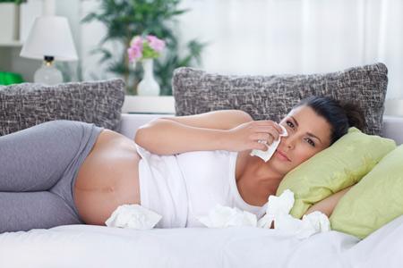 Симптоми і лікування алергічного риніту при вагітності