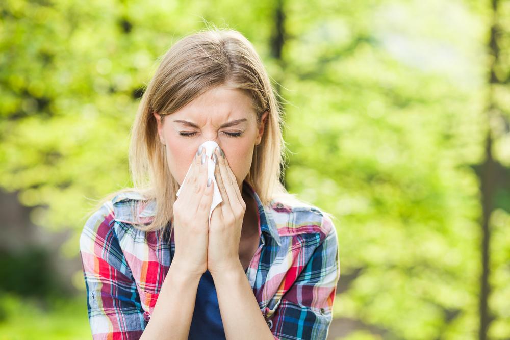 Симптоми і лікування алергічного риніту у дорослих