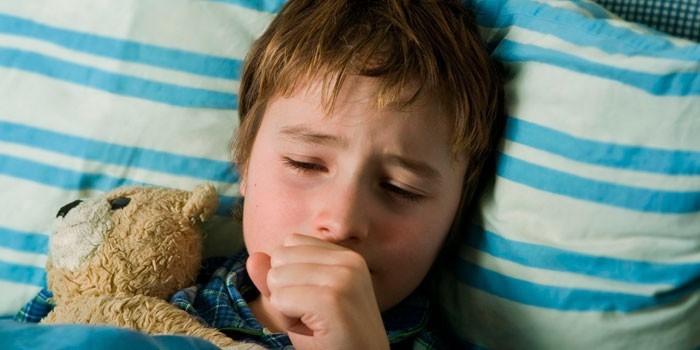 Симптоми та причини пневмонії у підлітків