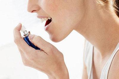 Спреї від болю в горлі : назви і способи застосування