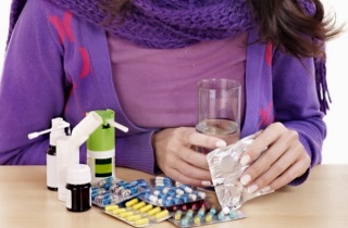 Спреї від болю в горлі : назви і способи застосування