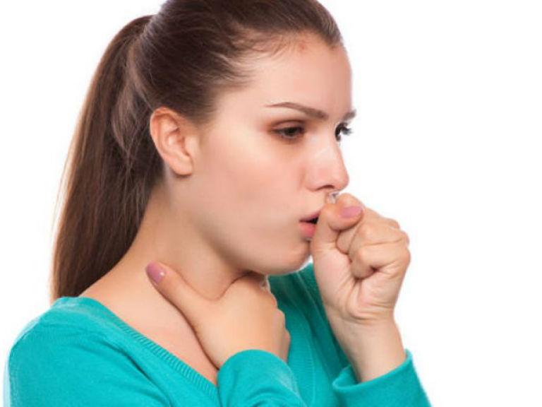 Тривалий і постійний кашель з мокротою і нежиттю без температури: причини і лікування