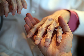 Які антибіотики потрібно колоти дорослому при ангіні Які антибіотики потрібно колоти дорослому при ангіні