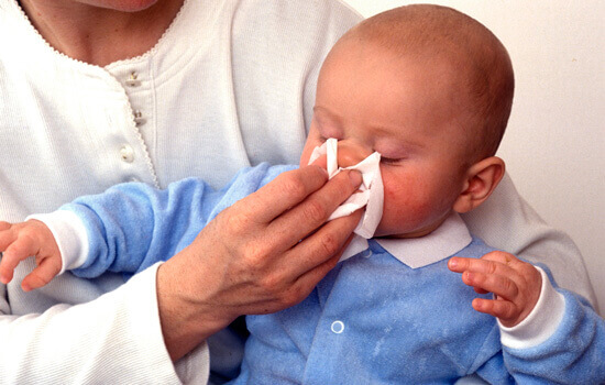 Які є краплі для носа новонародженому від нежитю