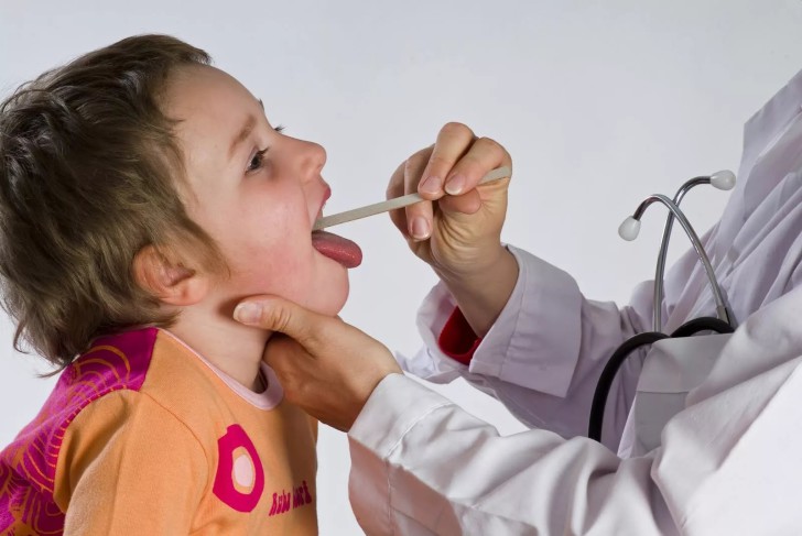 Як лікувати пухке горло у дитини і дорослого