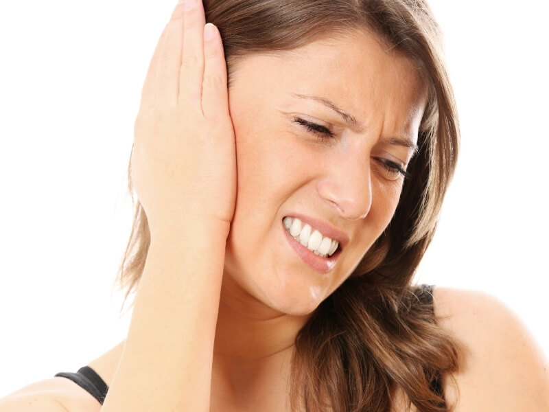 Як лікувати закладеність вуха при застуді