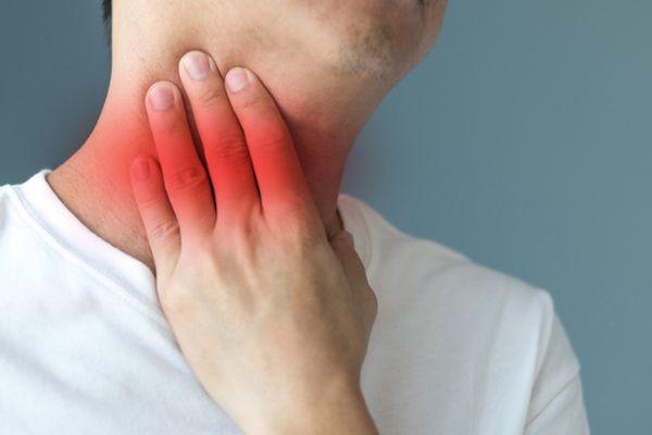 Як правильно лікувати зв’язки горла в домашніх умовах причини і симптоми запалення