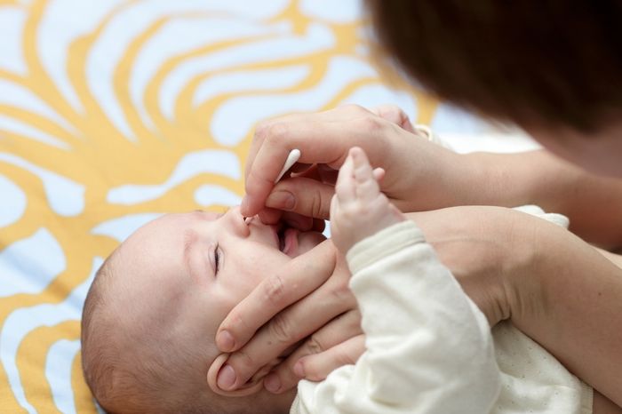 Як правильно промити ніс немовляті і дитині до 2019 року
