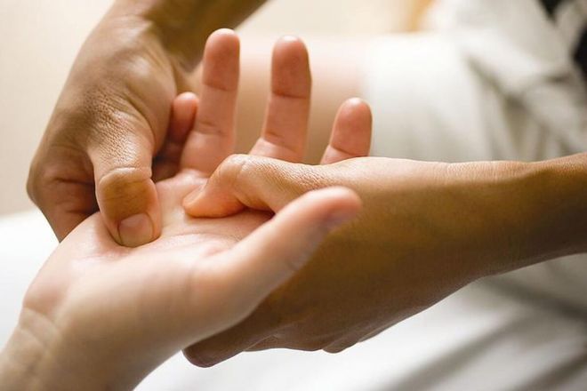 Як правильно робити масаж після інсульту в домашніх умовах