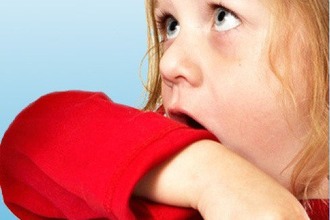 Як розпізнати і вилікувати ларинготрахеїт у дитини
